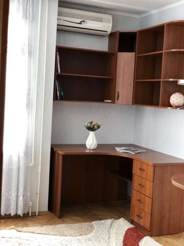 Апартаменты Уютная комната в 2-ух комнатной квартире м.Олимпийская Киев-12