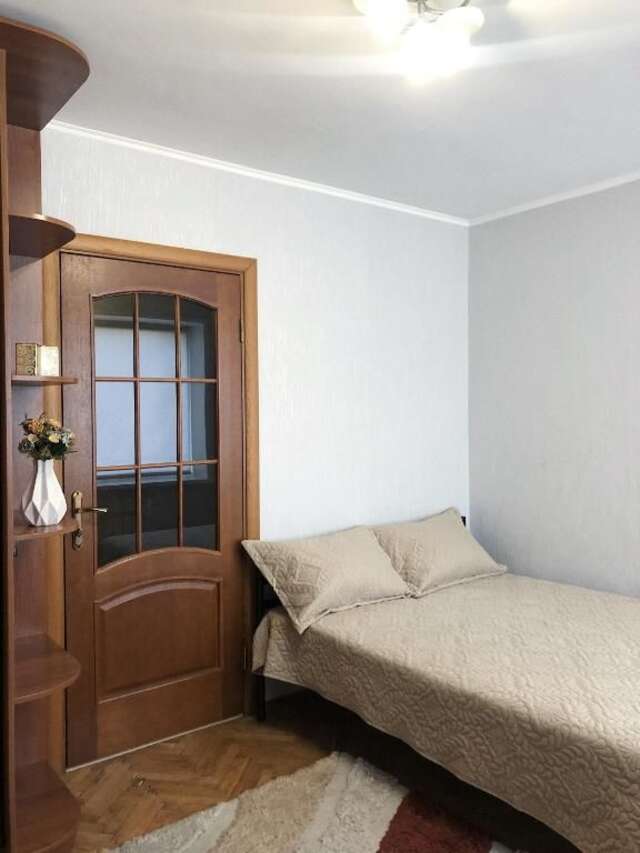 Апартаменты Уютная комната в 2-ух комнатной квартире м.Олимпийская Киев-52
